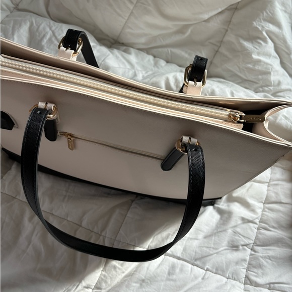 Classy work tote! - Picture 6 of 6